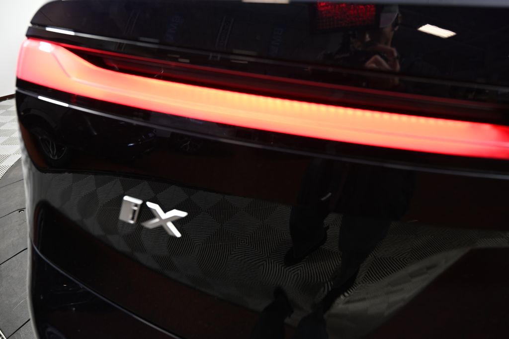 Thumbnail: 2026 BMW iX - 11