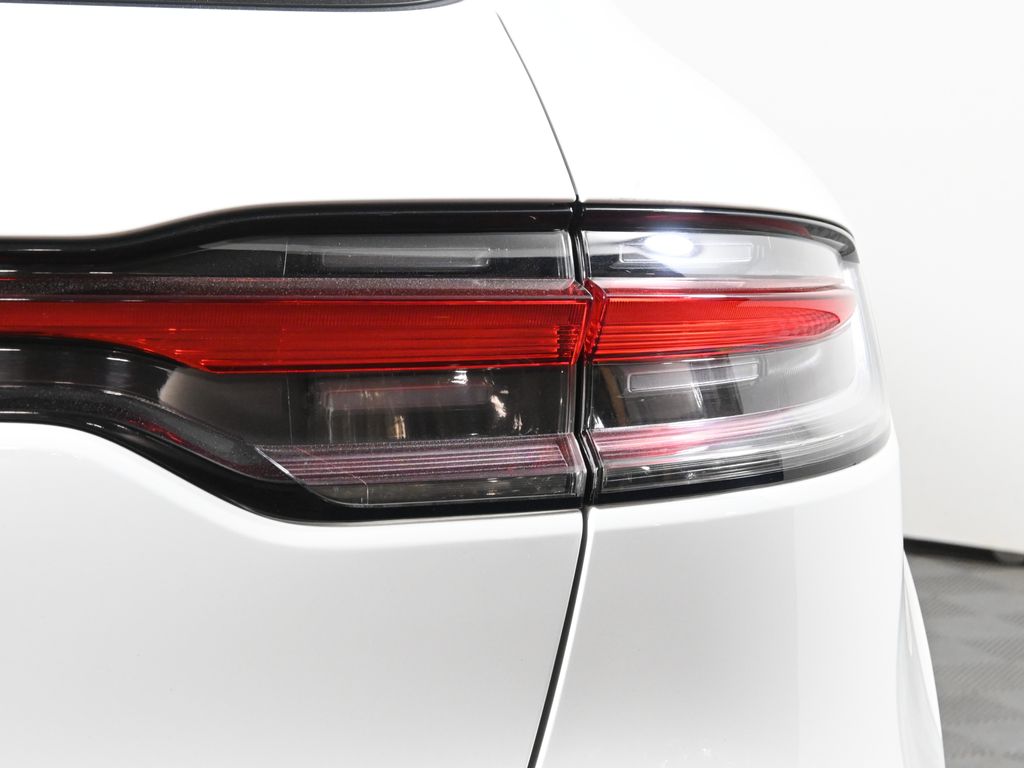 Thumbnail: 2023 Porsche Macan - 13