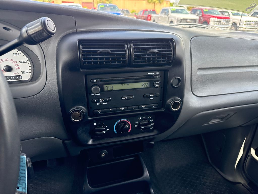 Used 2008  Ford Sport image 14