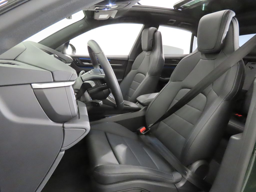 Thumbnail: 2025 Porsche Macan - 5