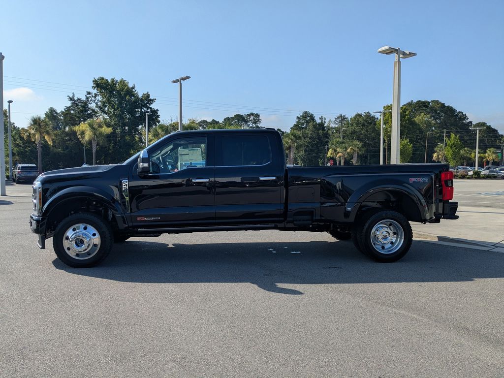 2025 Ford F-450 Super Duty Platinum