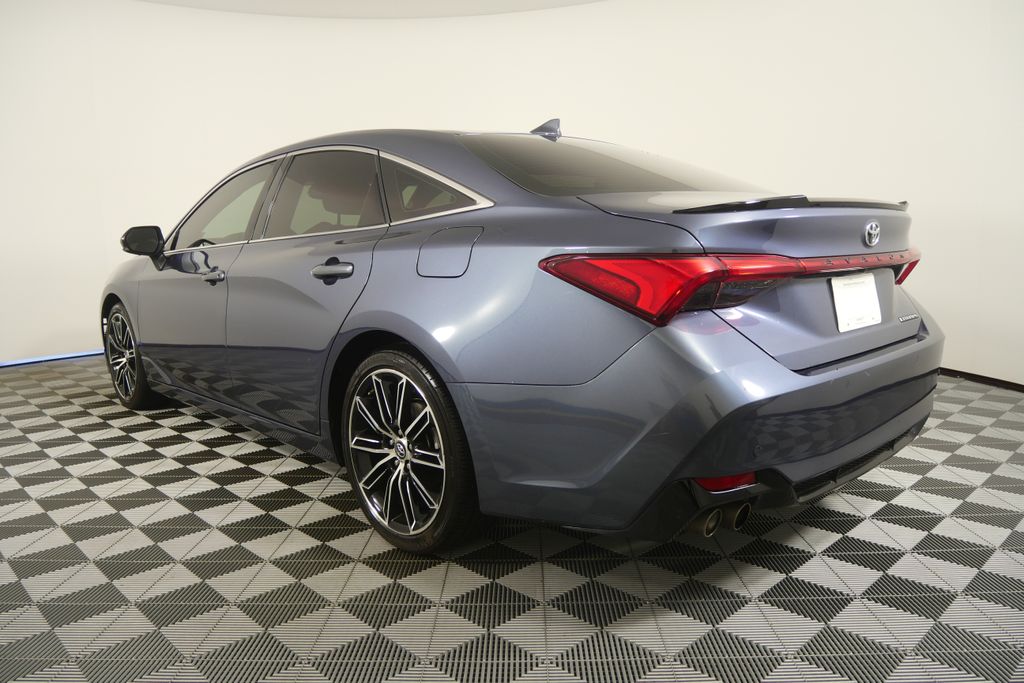 Thumbnail: 2019 Toyota Avalon - 3