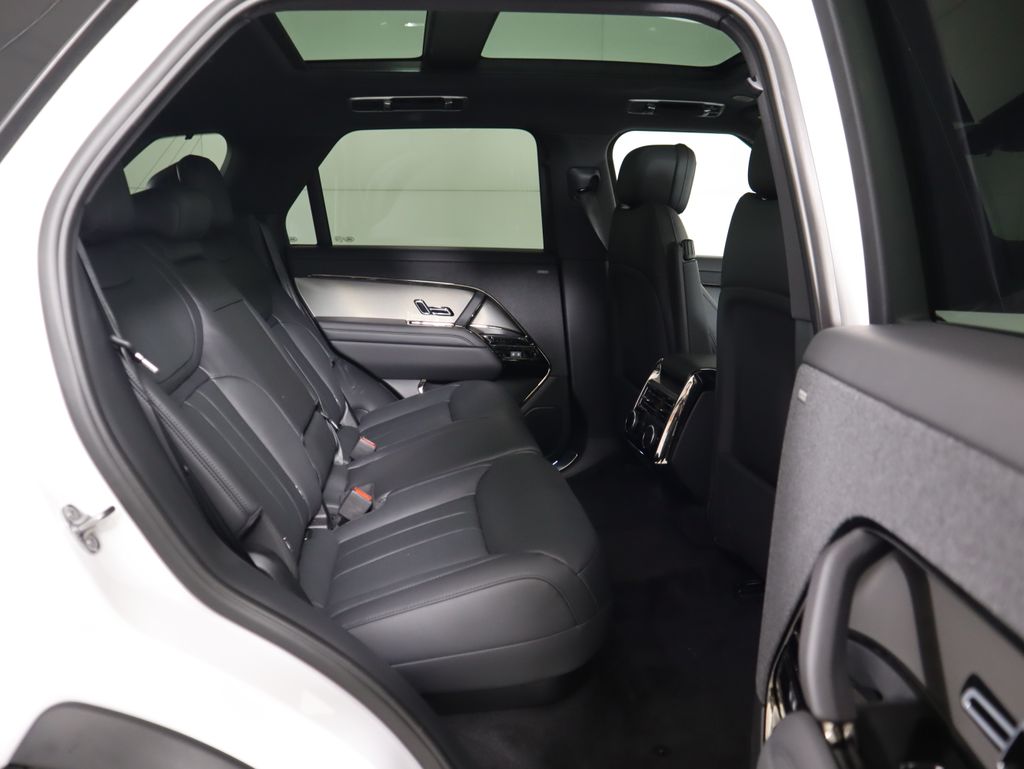 Thumbnail: 2025 Land Rover Range Rover Sport - 24