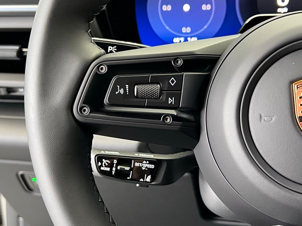 Thumbnail: 2026 Porsche Macan - 8