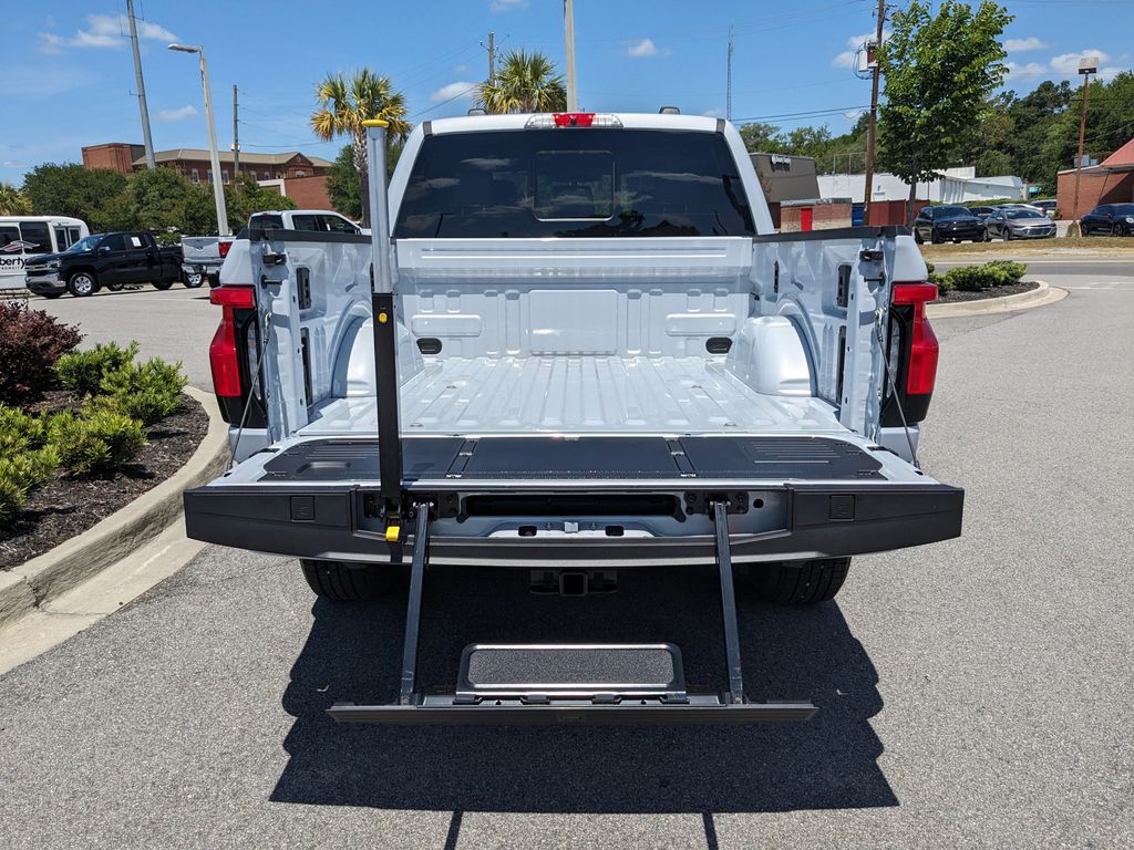 2025 Ford F-150 Lightning Lariat