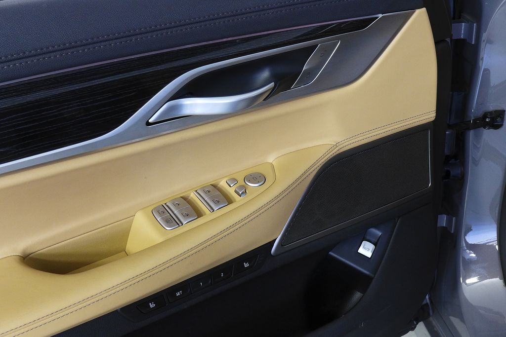 Thumbnail: 2021 BMW 7 Series - 12