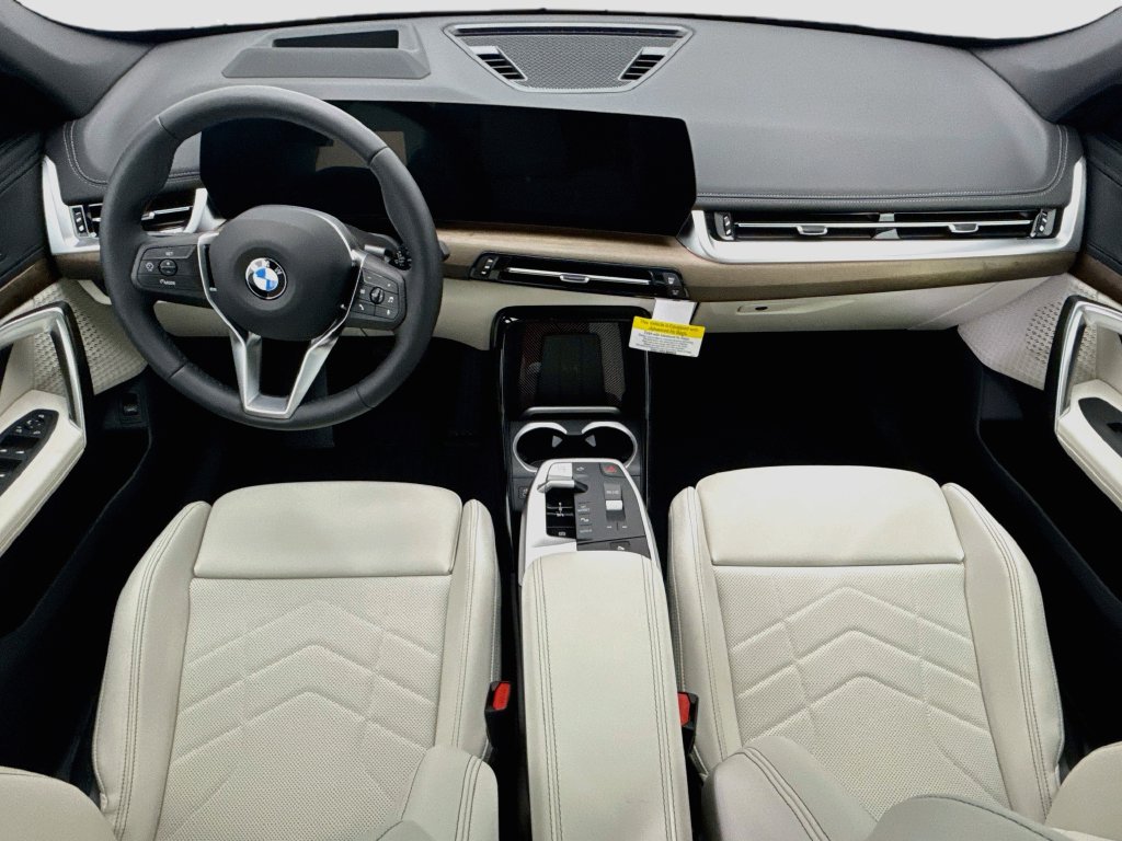 Thumbnail: 2027 BMW X1 - 13