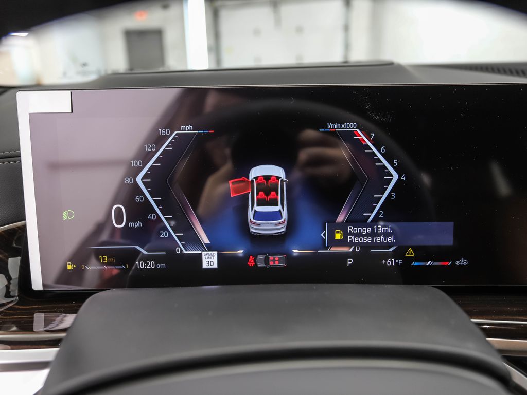 Thumbnail: 2026 BMW X7 - 14