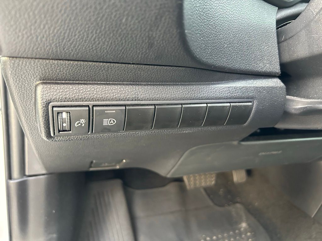 Thumbnail: 2025 Toyota Corolla - 17