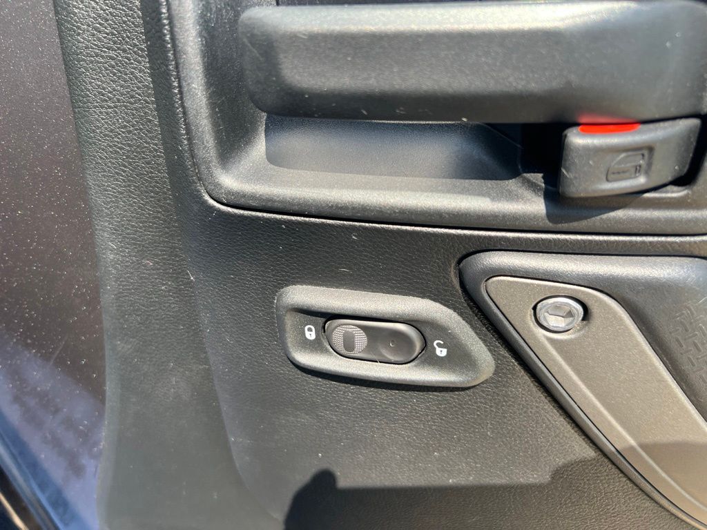 Used 2016 Jeep Wrangler SUV