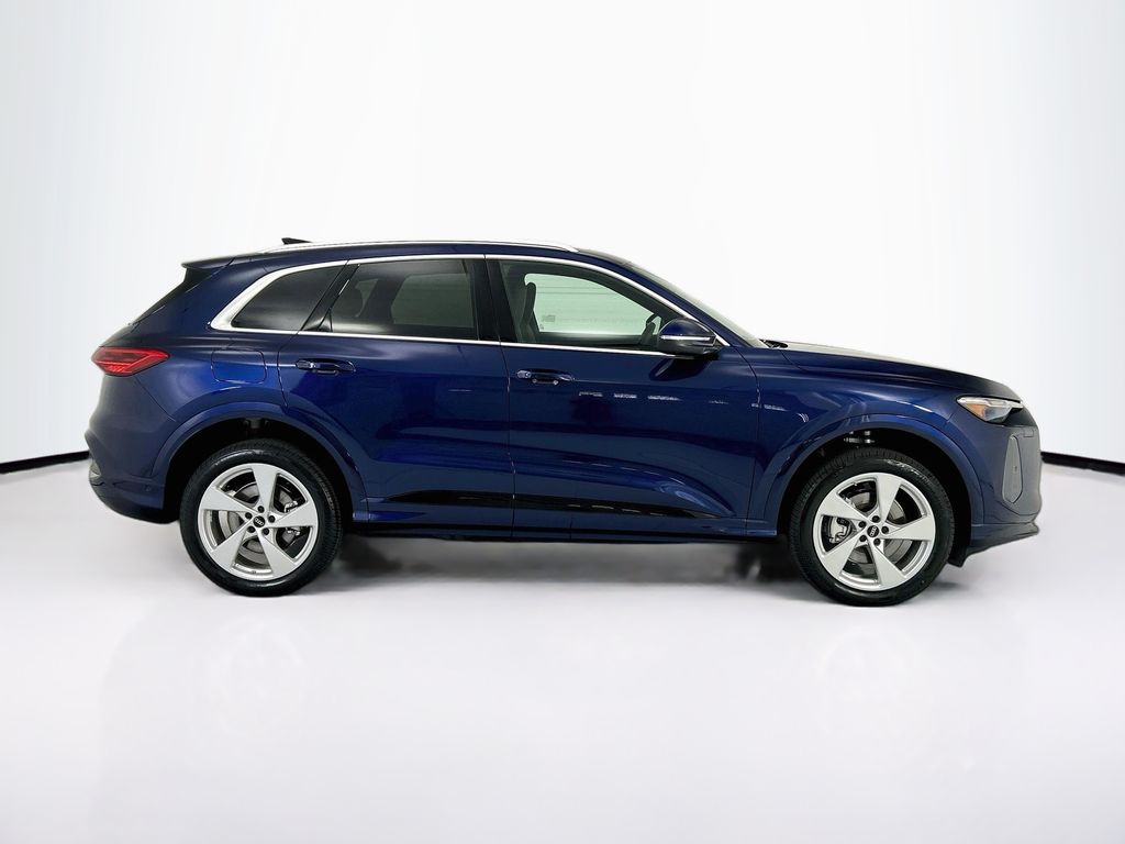 Thumbnail: 2026 Audi Q5 - 4