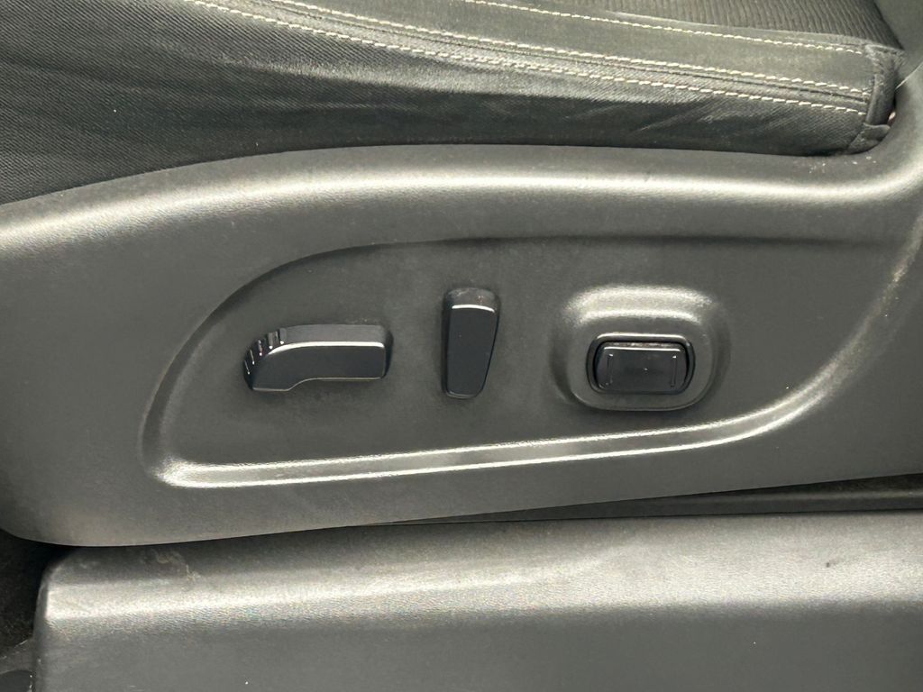 Used 2019 Magnetic Black Metallic Nissan SV image 5