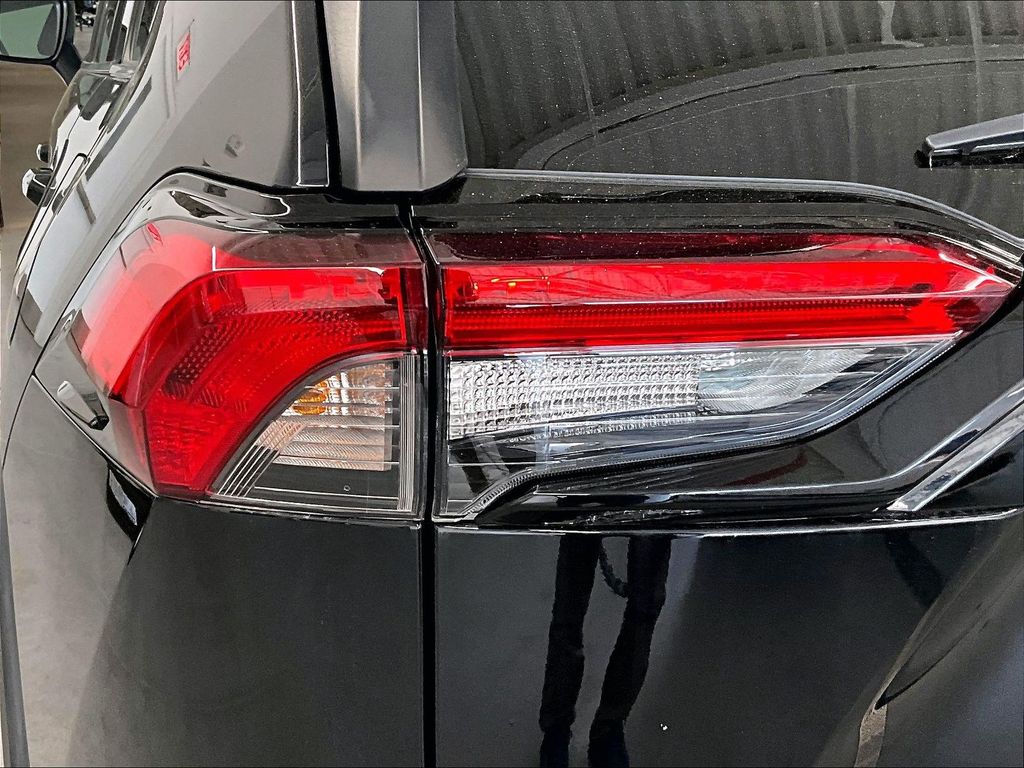 2023 Toyota RAV4 — photo 31