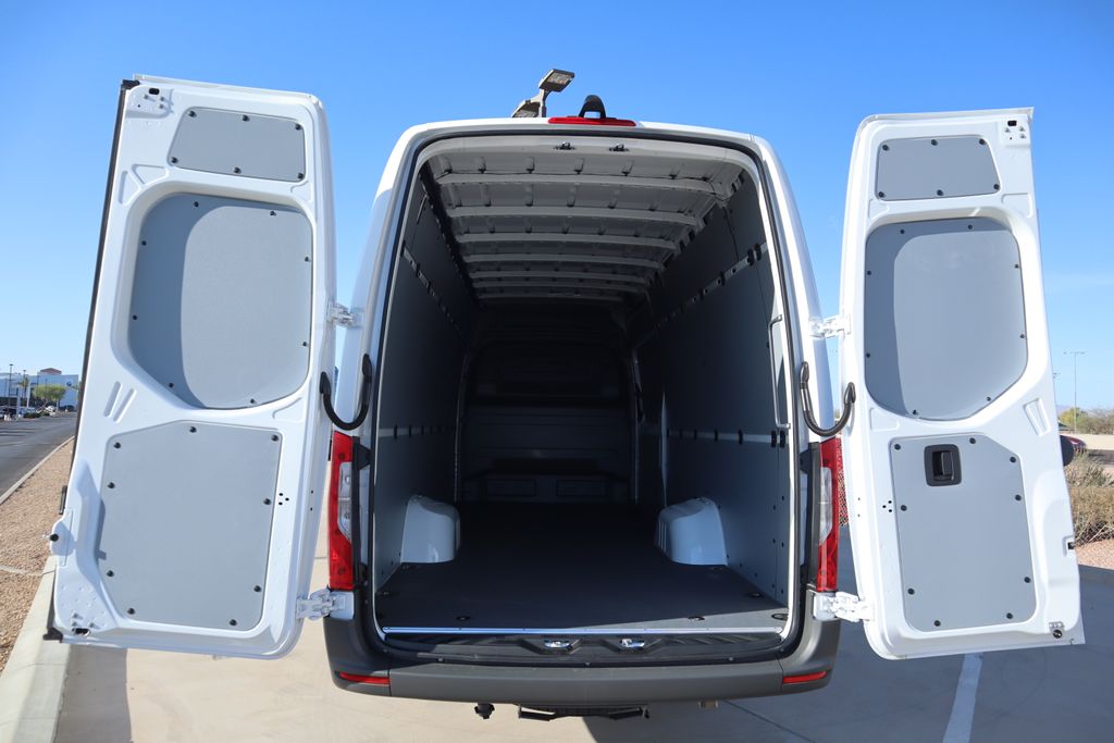 2025 Mercedes-Benz Sprinter 3500 28