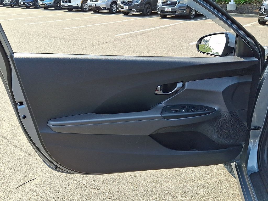 Thumbnail: 2019 Hyundai Veloster - 13