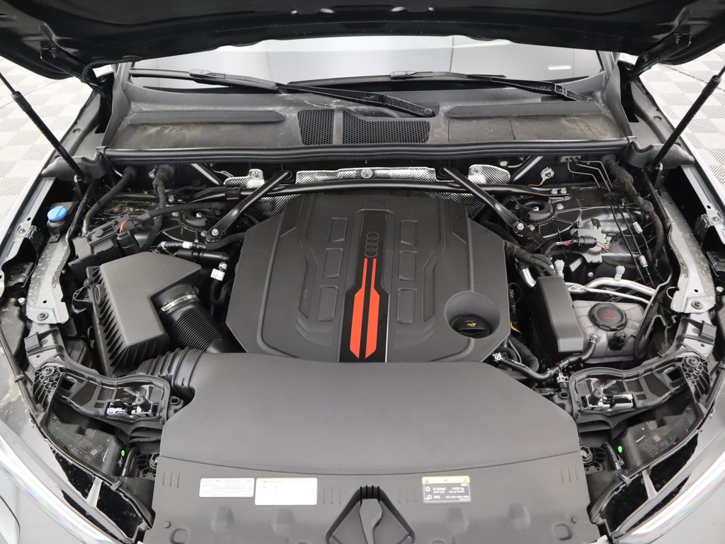 2025 Audi SQ5  31