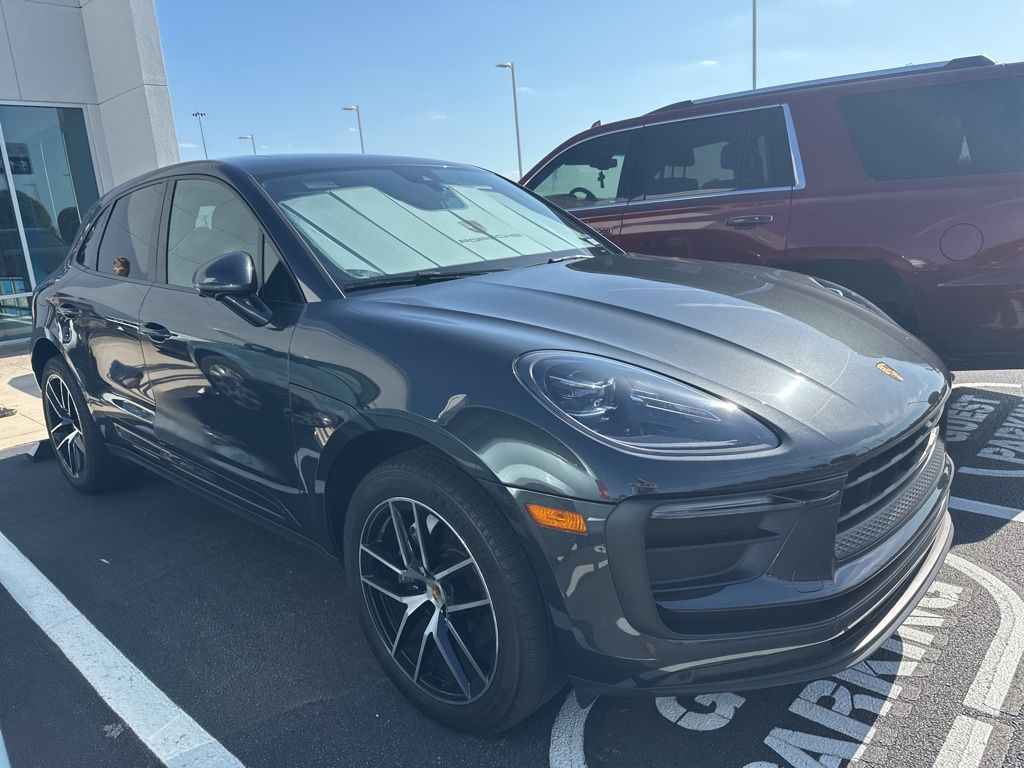 2022 Porsche Macan Base 3