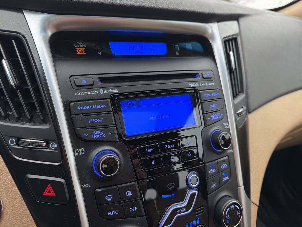 Thumbnail: 2013 Hyundai Sonata - 29