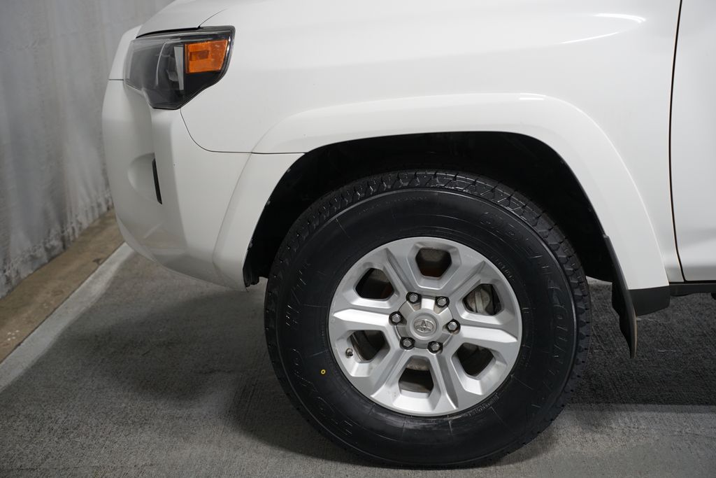 Thumbnail: 2019 Toyota 4Runner - 5