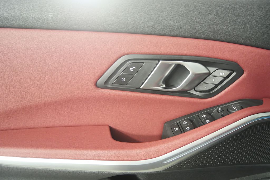 Thumbnail: 2024 BMW 3 Series - 9