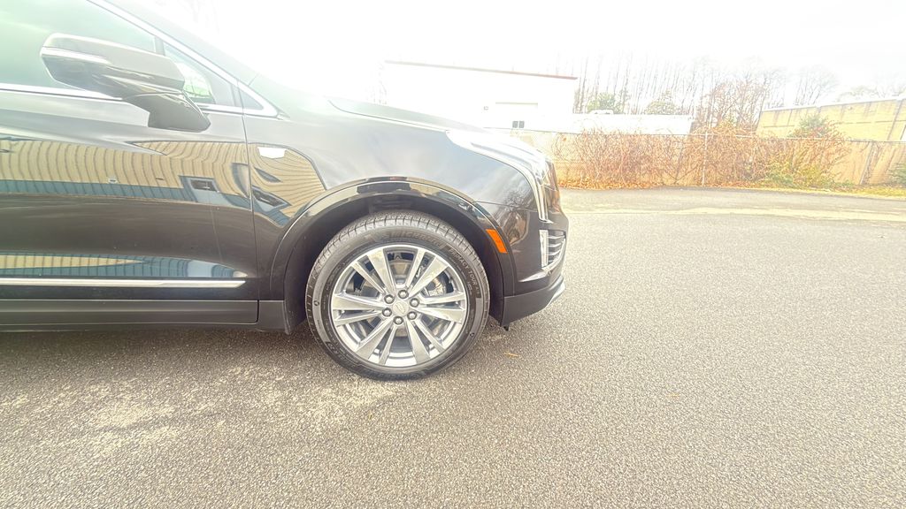 used 2025 Cadillac XT5 car, priced at $37,900