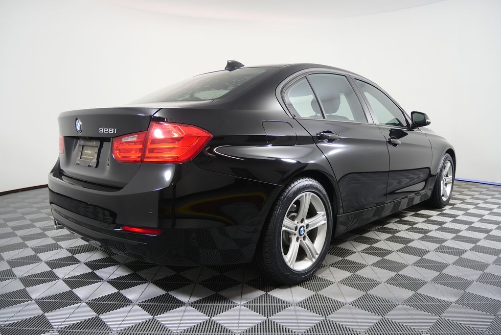 Thumbnail: 2015 BMW 3 Series - 3