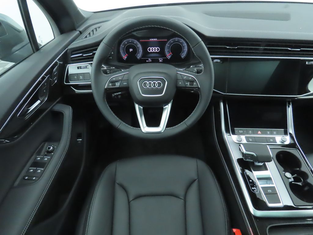 Thumbnail: 2025 Audi Q7 - 10
