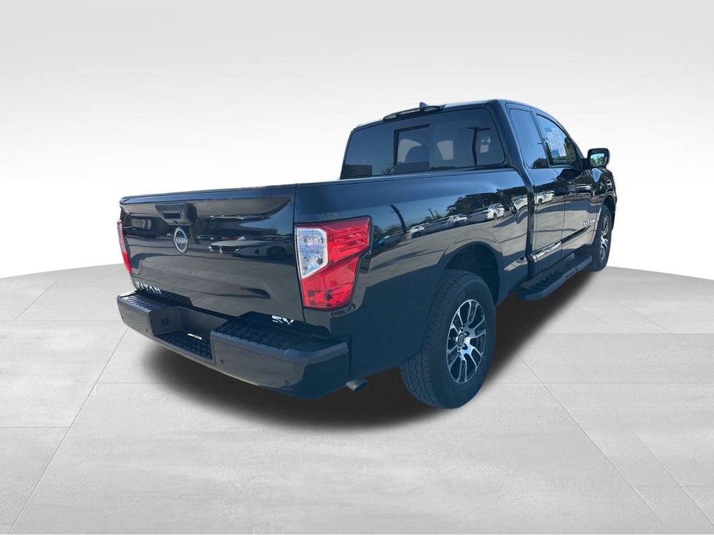 2023 Nissan Titan SV 9