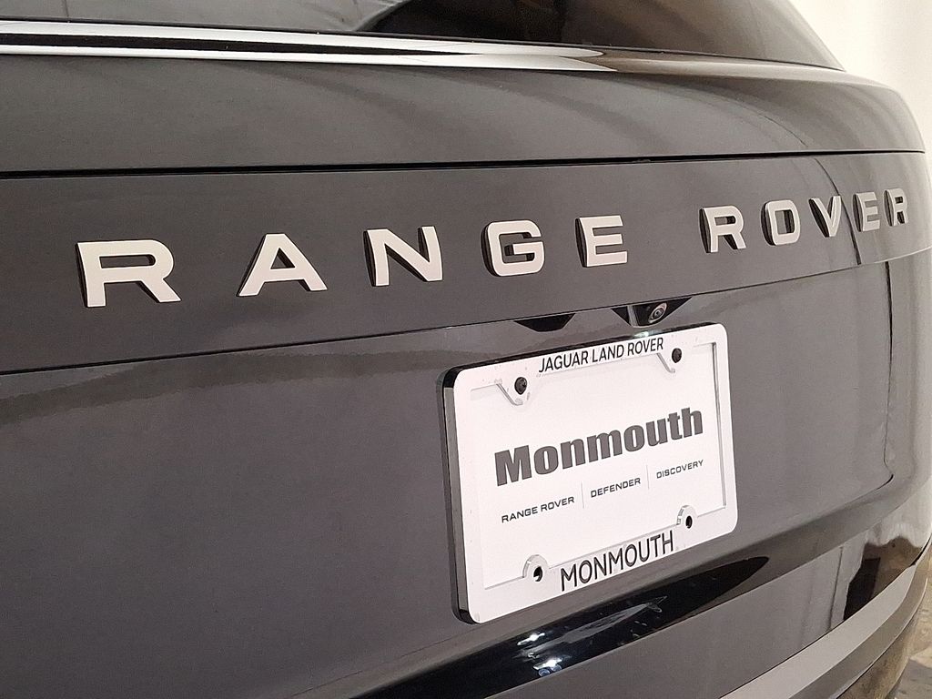 2025 Land Rover Range Rover SE 15