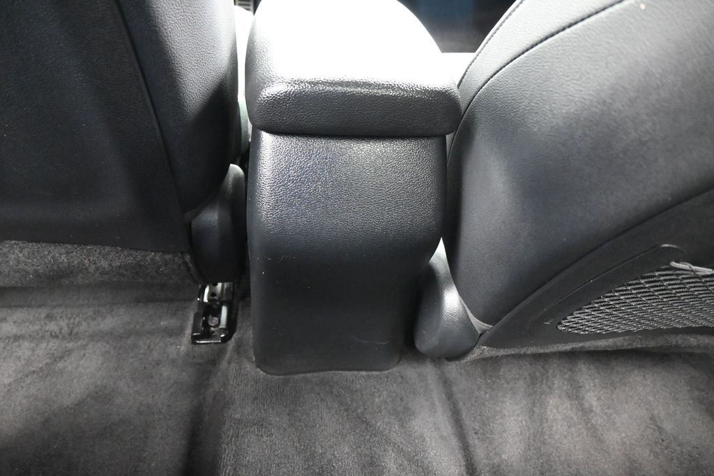 Used 2024 Snow White Pearl Kia GT-Line image 36