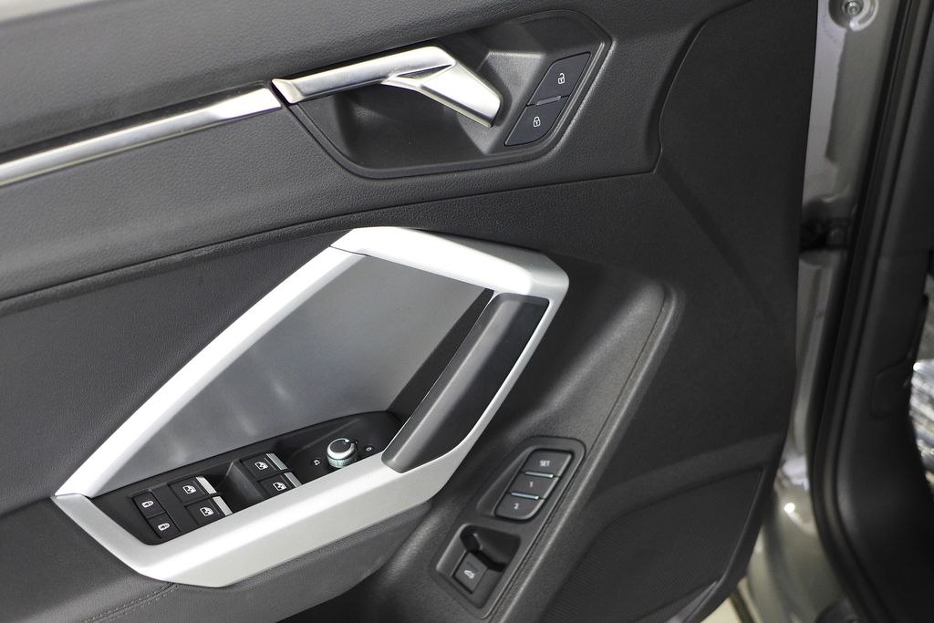 Thumbnail: 2022 Audi Q3 - 12