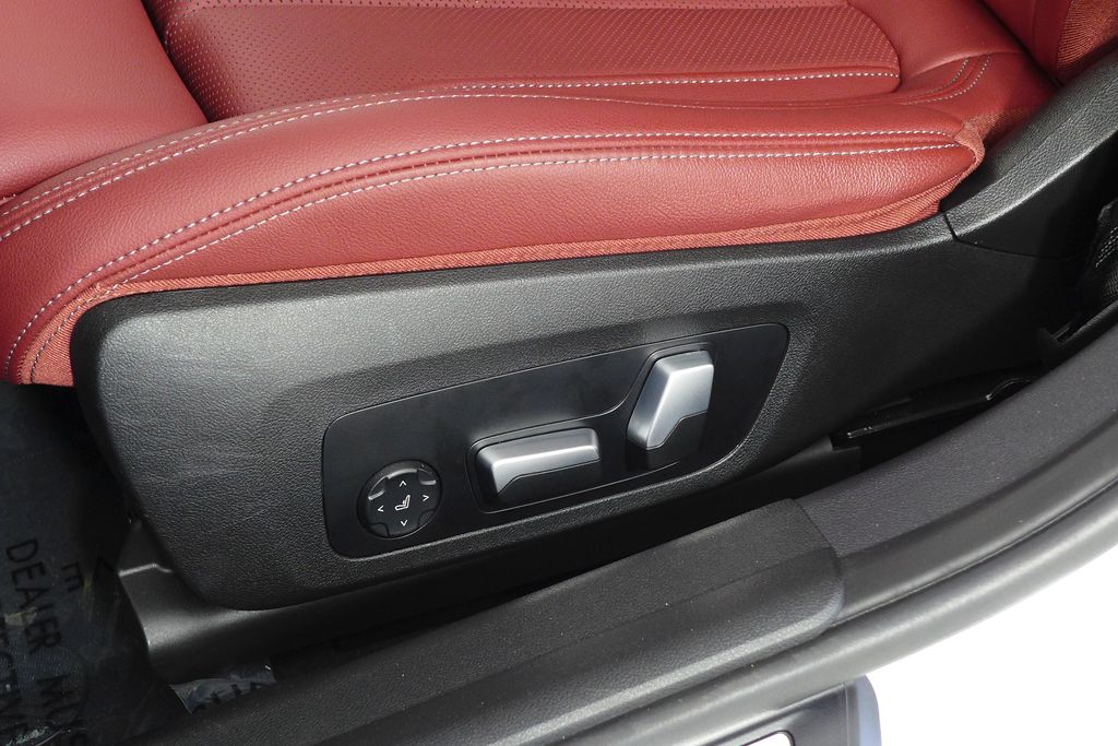 Thumbnail: 2024 BMW 3 Series - 23