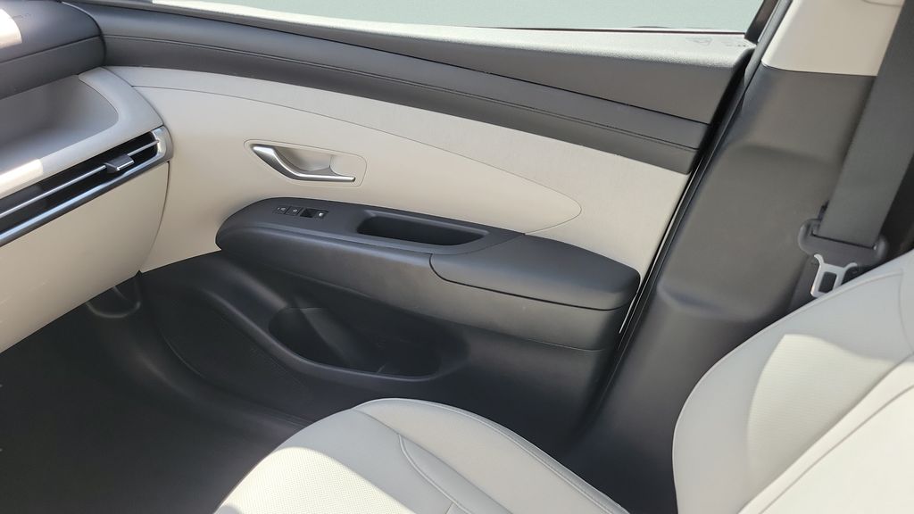 Certified Used 2025 White Hyundai SEL Convenience image 13