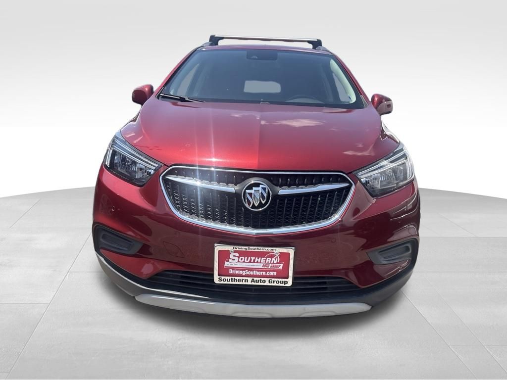 Used 2021 Red Buick Preferred image 4