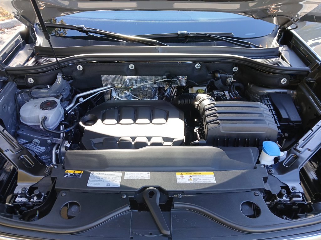 New 2026 Gray Volkswagen SE w/Technology image 21