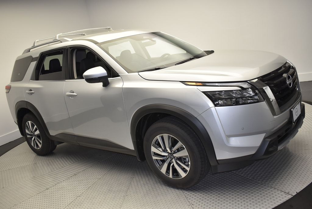 Thumbnail: 2025 Nissan Pathfinder - 3