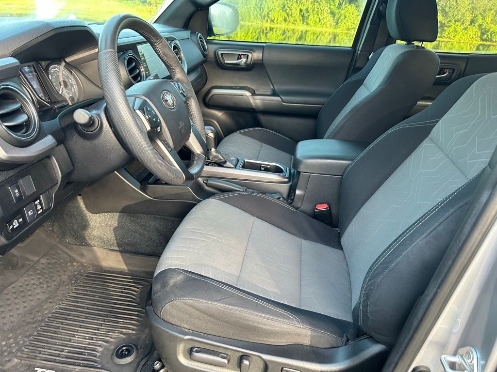 Thumbnail: 2021 Toyota Tacoma - 14