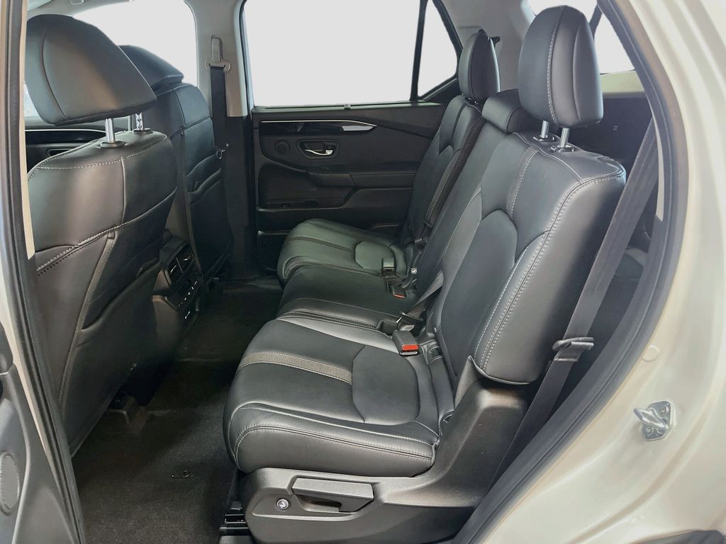 Used 2025 White Honda EX-L image 23
