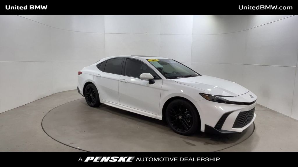 2025 Toyota Camry SE 2