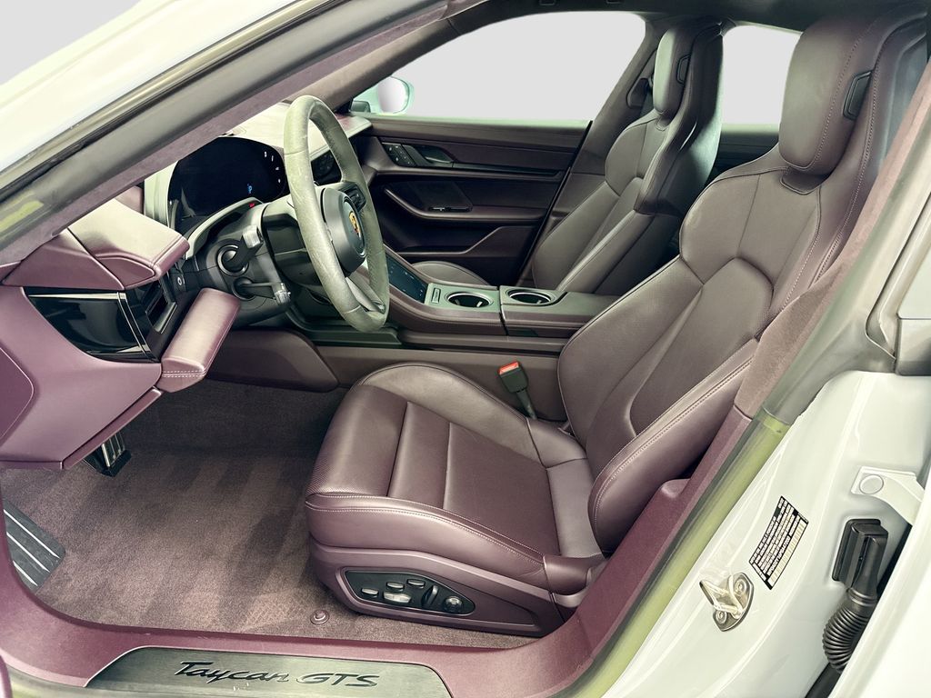 Thumbnail: 2023 Porsche Taycan - 5