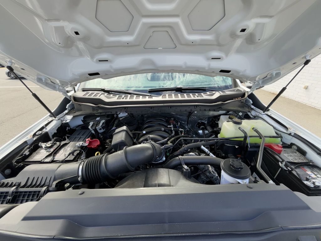 New 2024 Oxford White Ford F-350® XL image 17