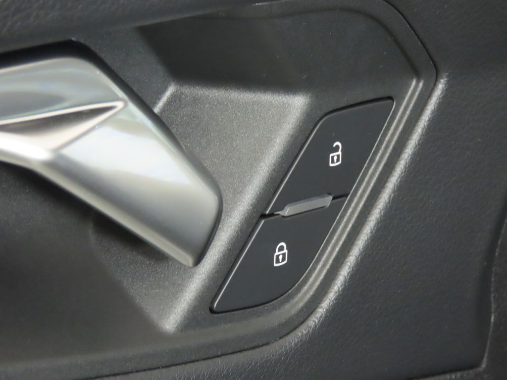 Thumbnail: 2025 Audi Q3 - 31