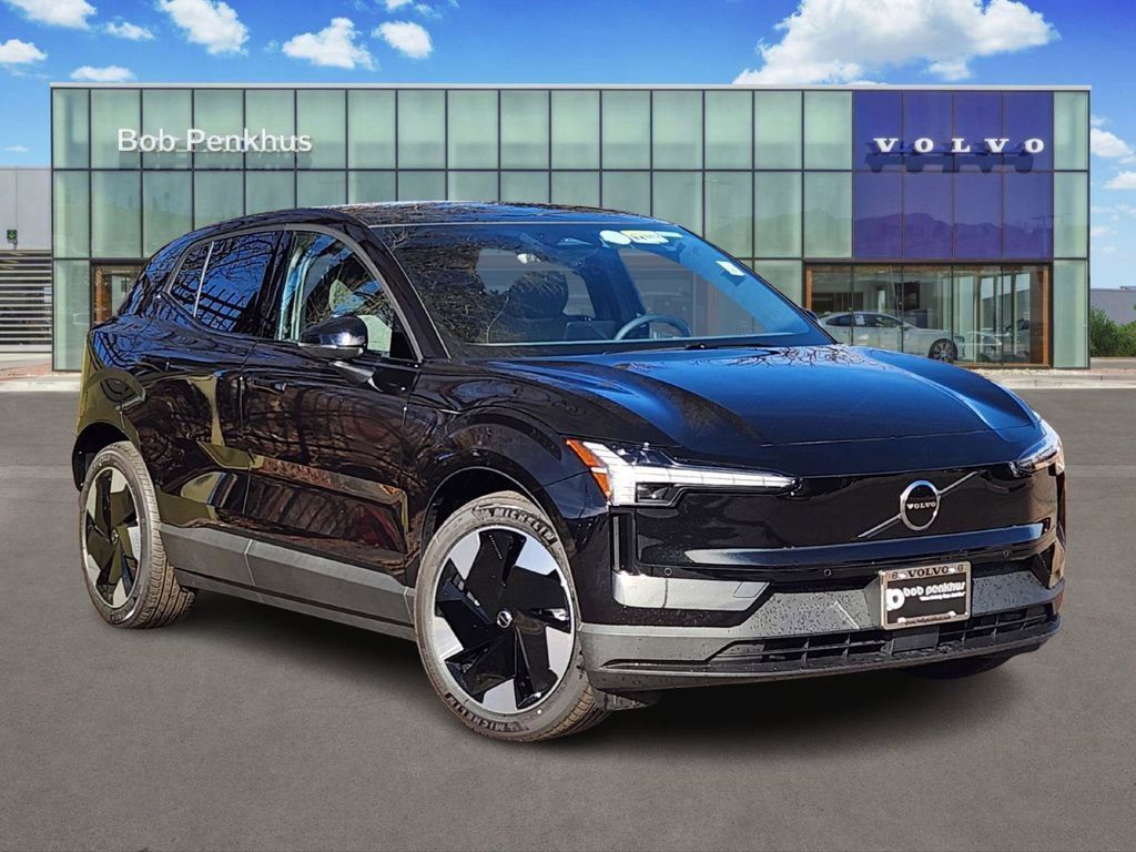 2025 Volvo EX30 Twin Plus eAWD