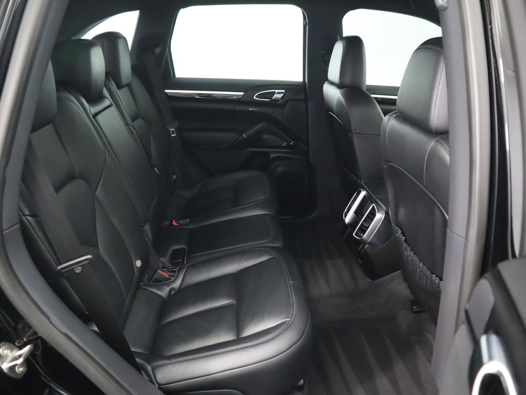 Thumbnail: 2017 Porsche Cayenne - 23
