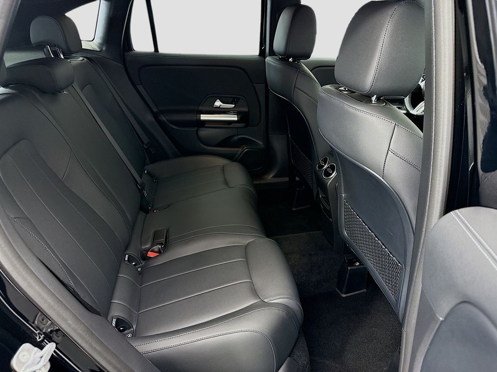 Thumbnail: 2025 Mercedes-Benz GLA - 20