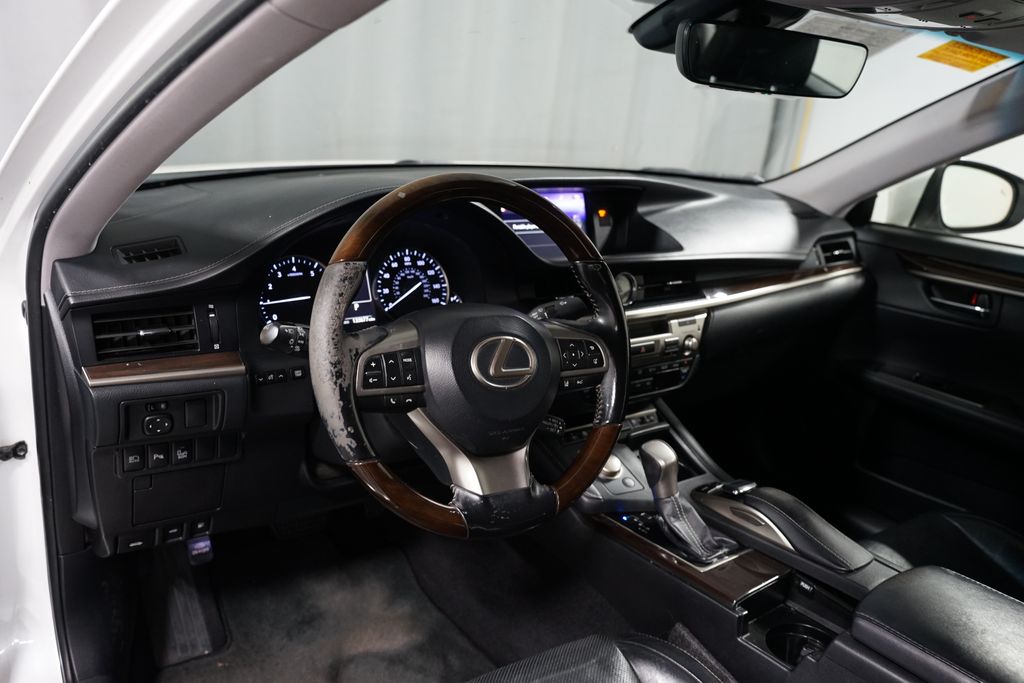 Thumbnail: 2017 Lexus ES - 7