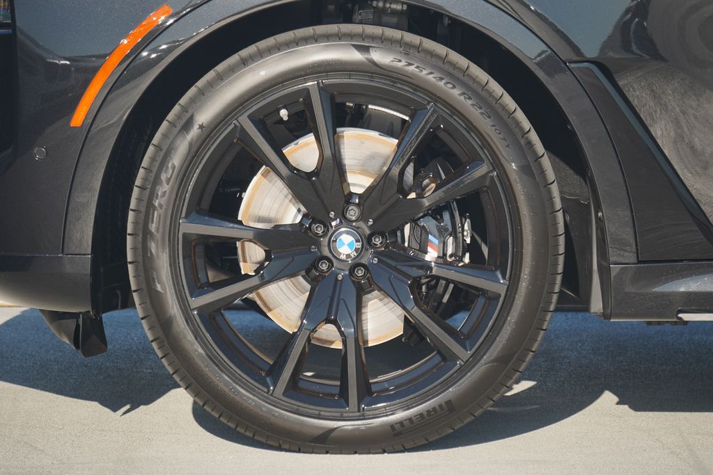 Thumbnail: 2026 BMW X7 - 5