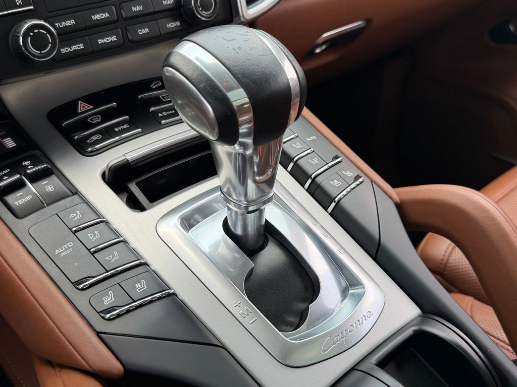Thumbnail: 2017 Porsche Cayenne - 28