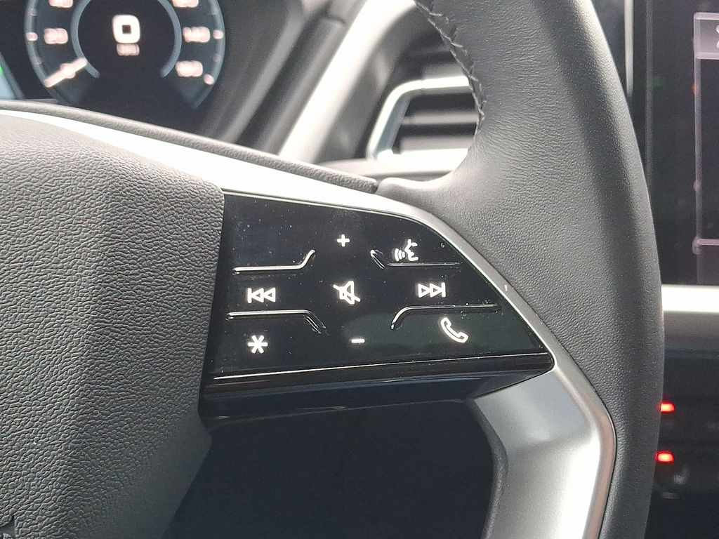 Thumbnail: 2023 Audi Q4 e-tron - 22