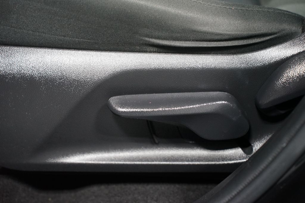 Thumbnail: 2024 Toyota RAV4 - 32